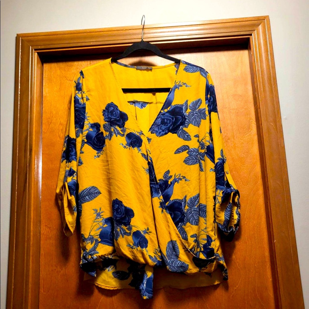 West kei v neck wrap size XL